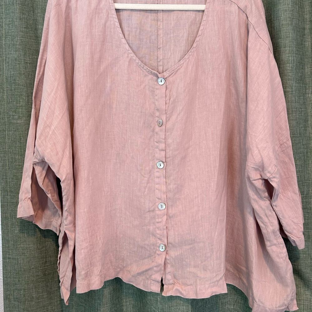 Lagenlook Relaxed Linen Rose Button-Front Women's Top - Picture 4 of 4